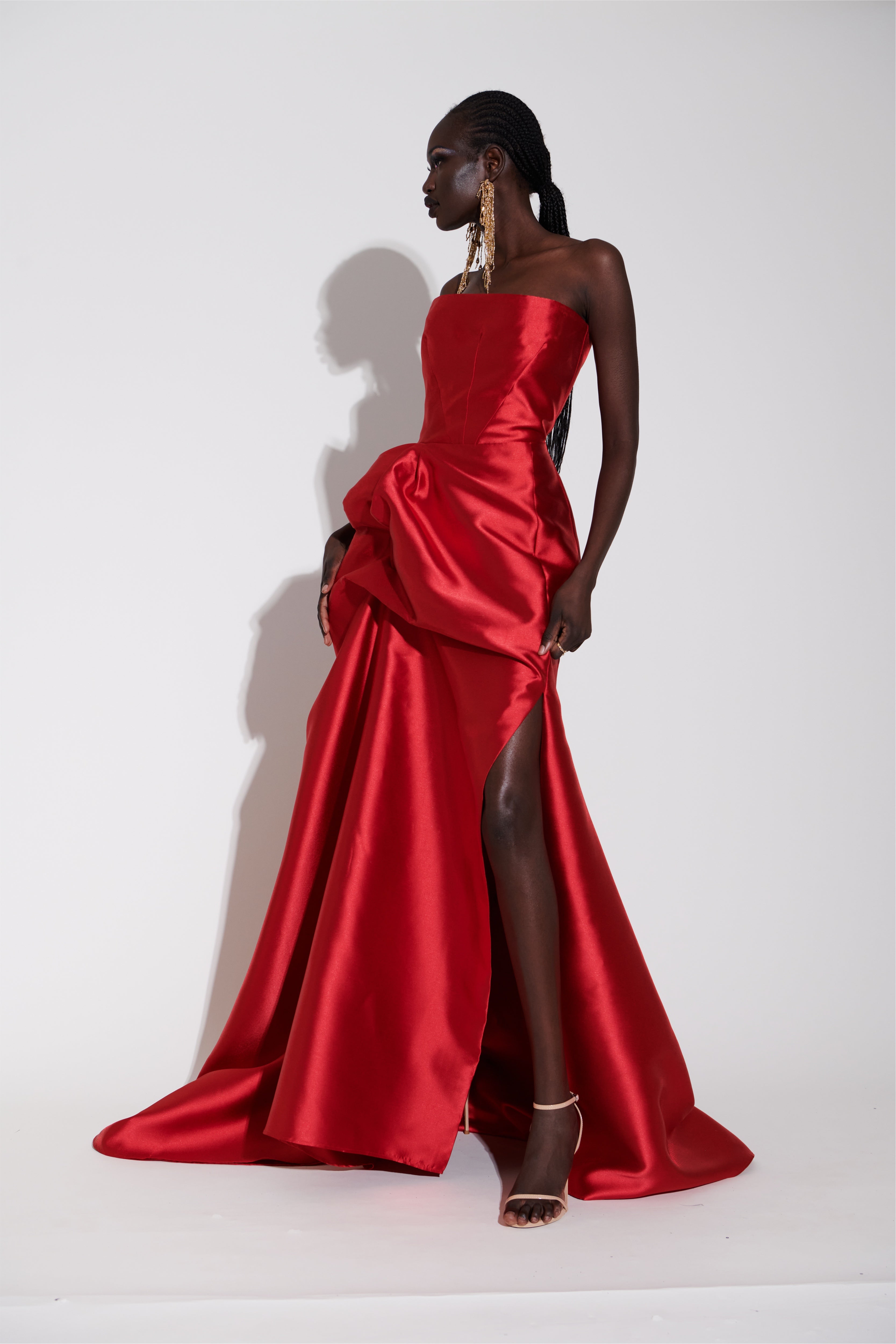 STRAPLESS SCULPTED  BALL GOWN
