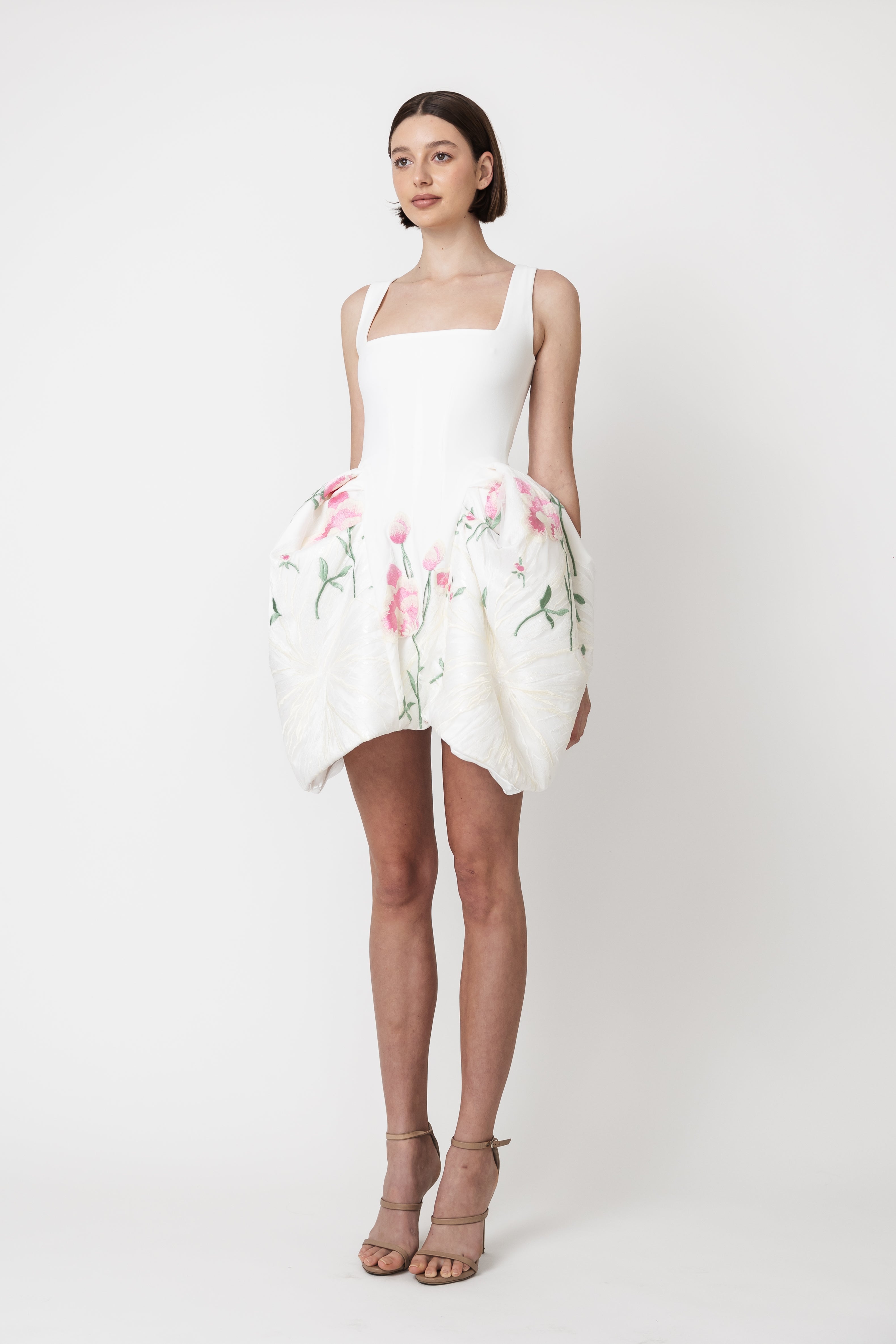 WHITE FLORAL SQUARE NECK MINI