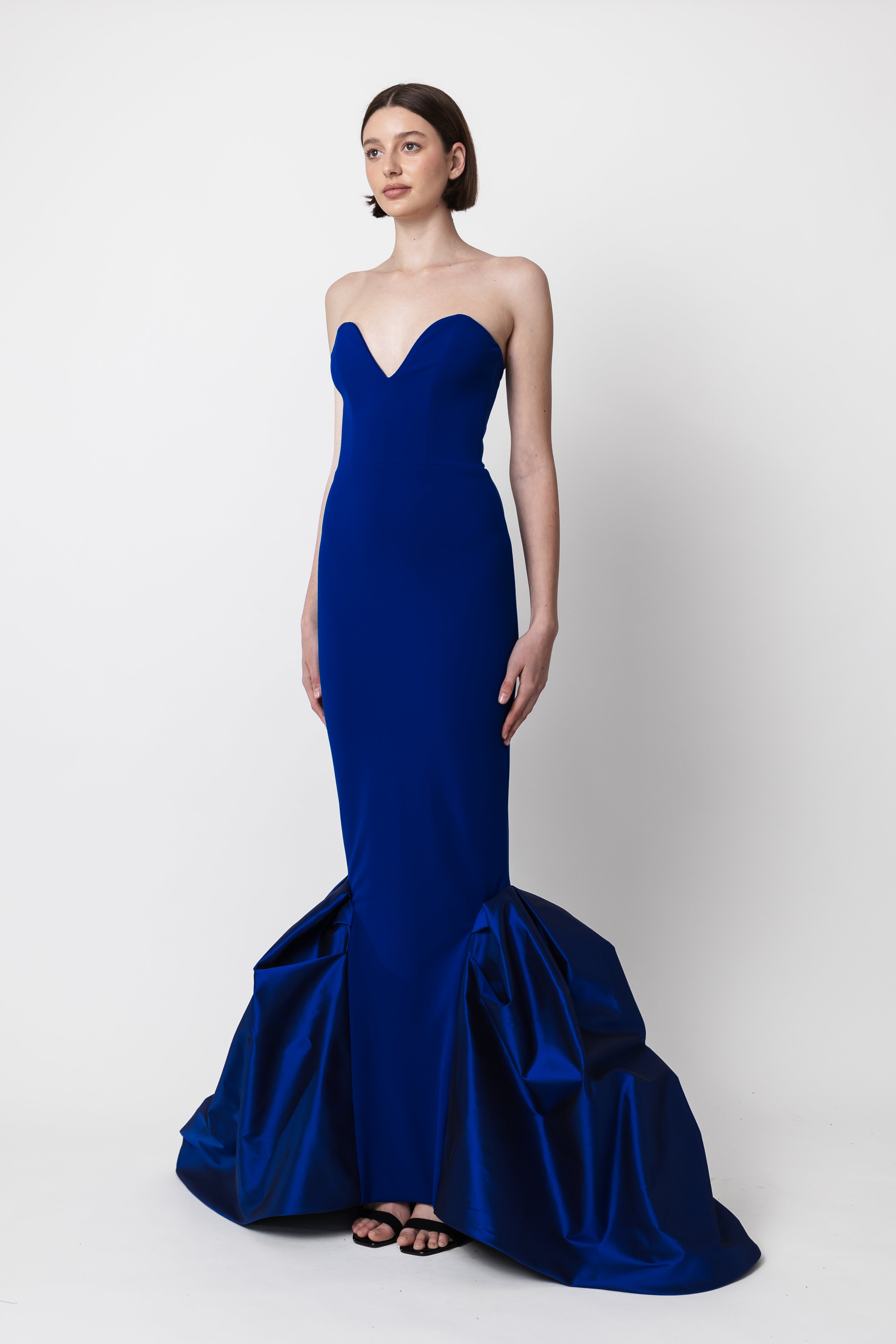 BLUE STRAPLESS MERMAID GOWN