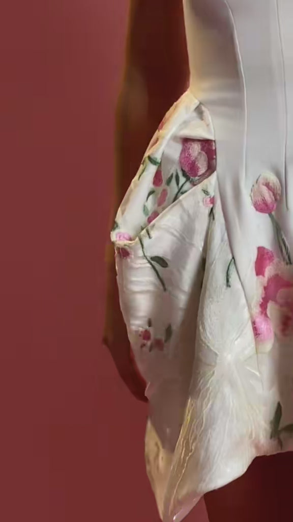 WHITE FLORAL SQUARE NECK MINI